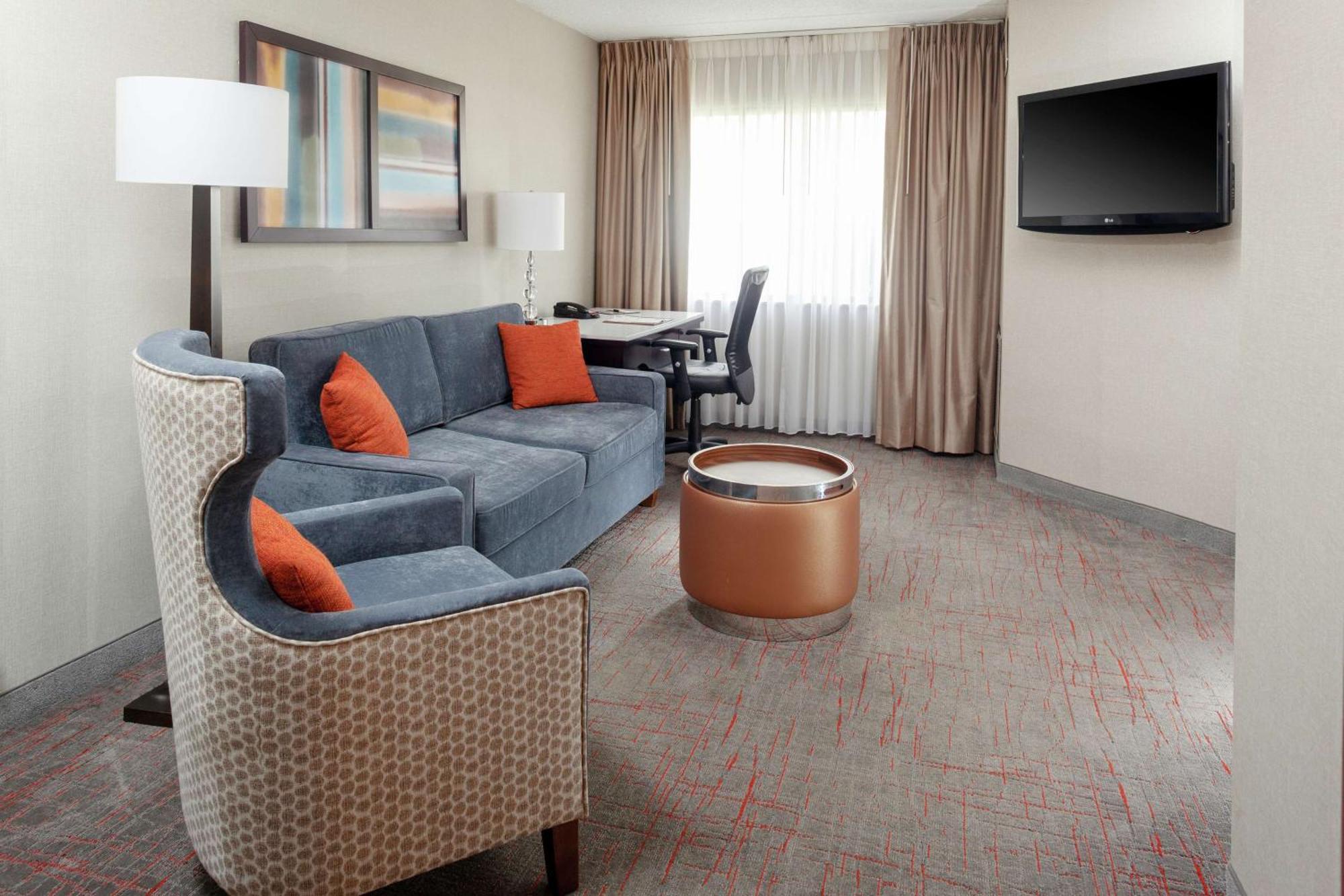 Doubletree Suites By Hilton Dayton/Miamisburg Exterior foto